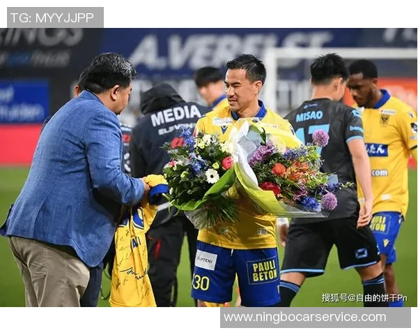 足球明星退役时泪流满面感人瞬间回顾与球迷的深情告别